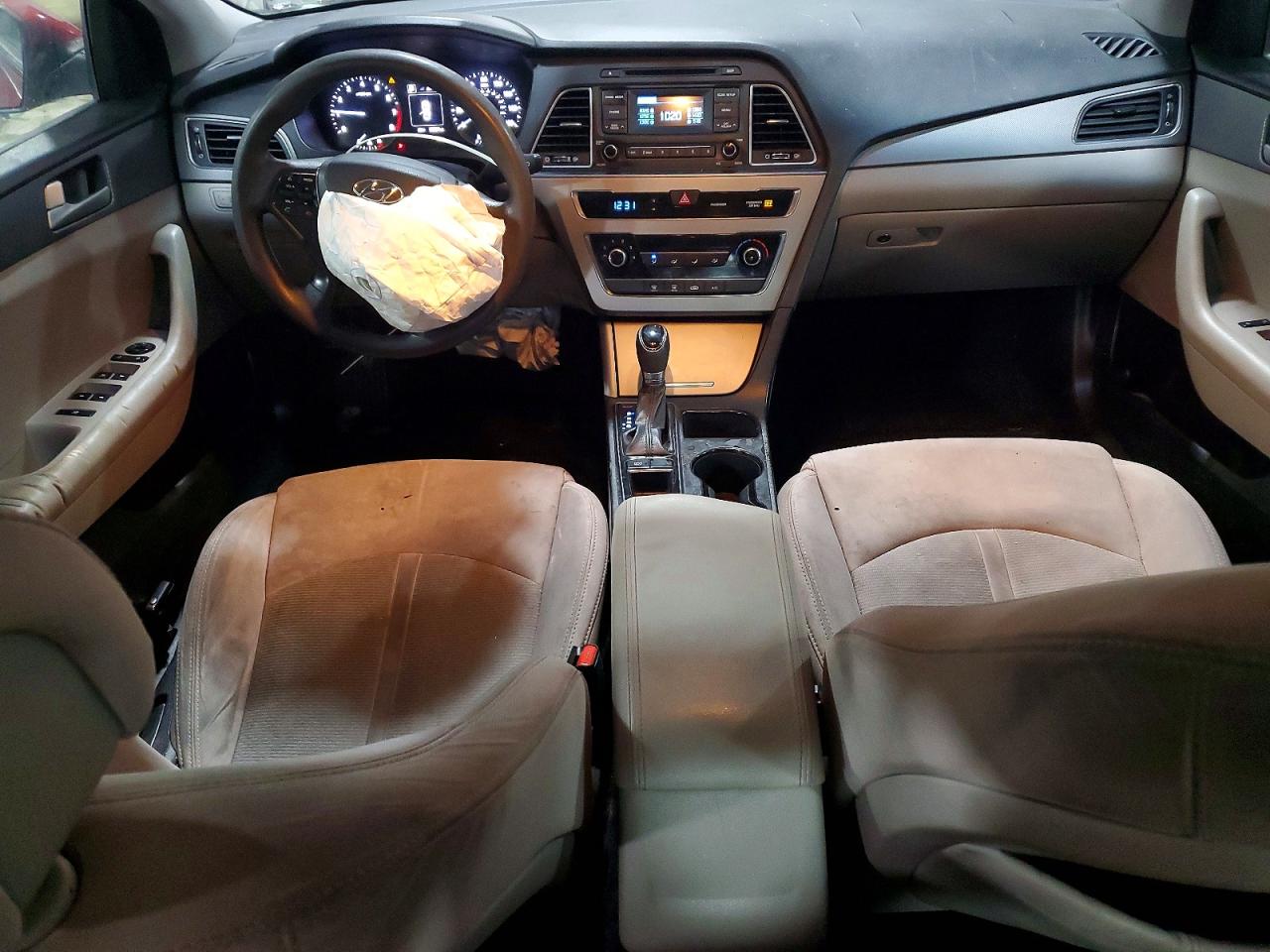 2015 HYUNDAI SONATA SE photo 8
