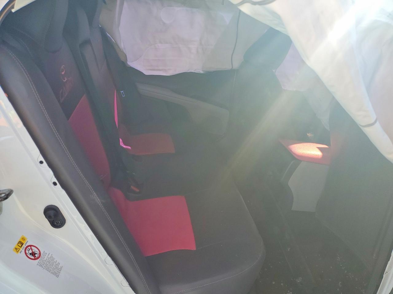 2018 TOYOTA CAMRY L photo 10