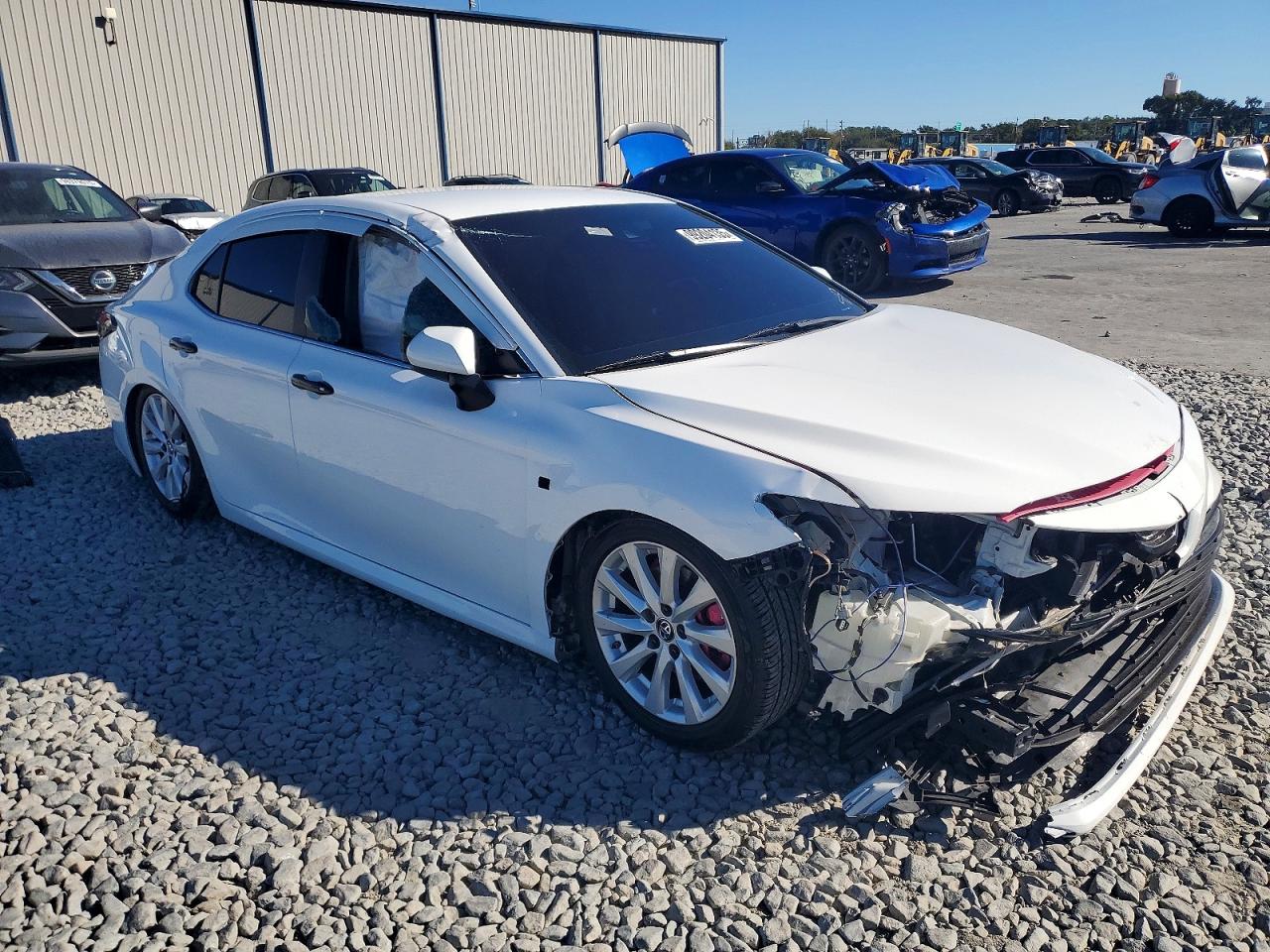 2018 TOYOTA CAMRY L photo 4