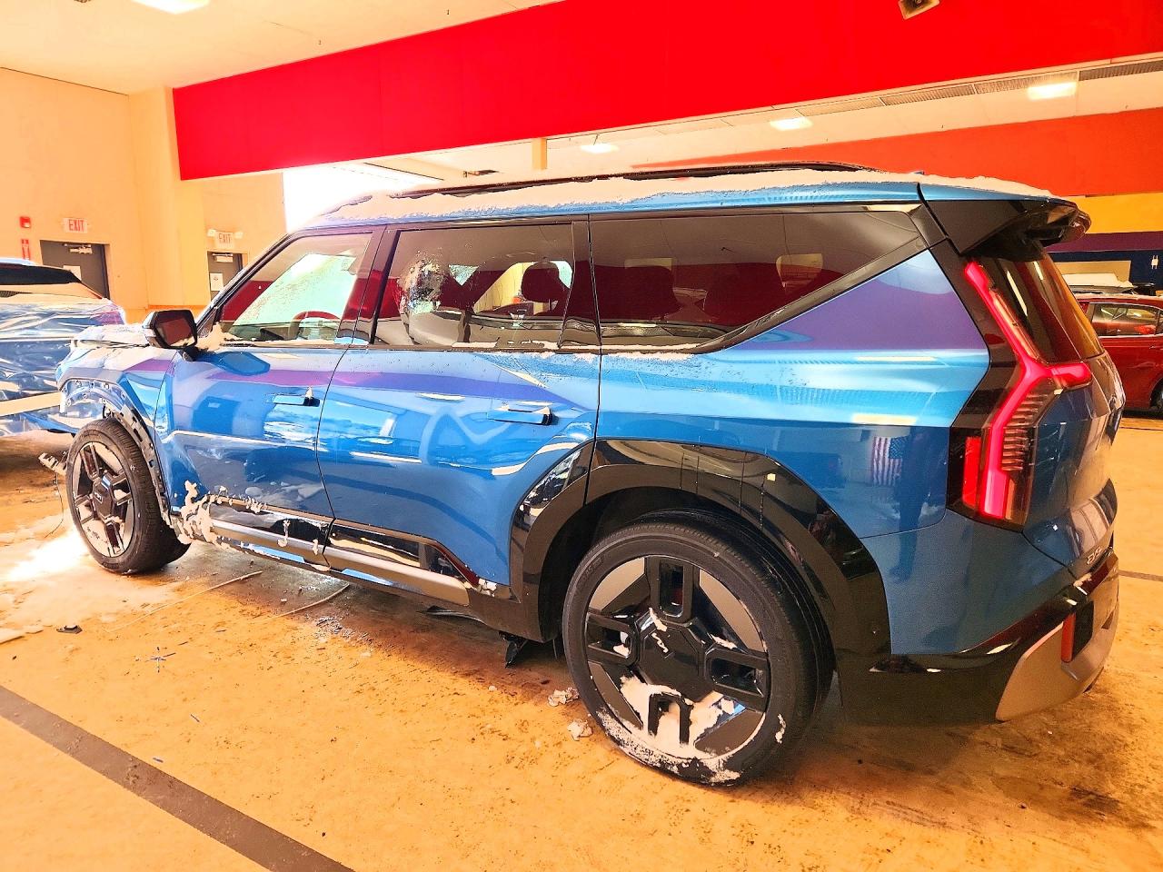 2024 KIA EV9 GT-LINE photo 2
