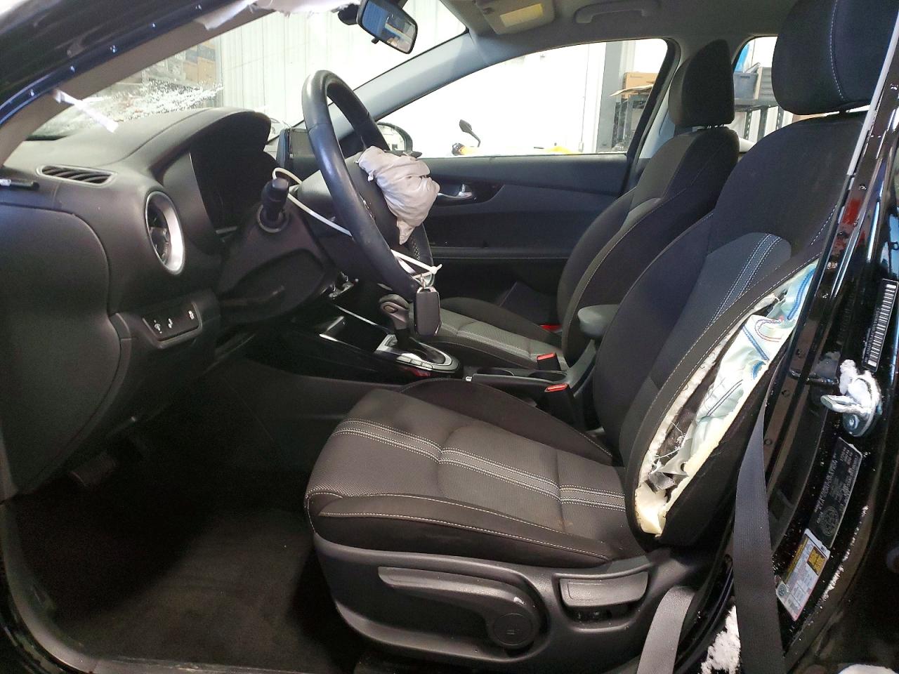 2024 KIA FORTE EX photo 7