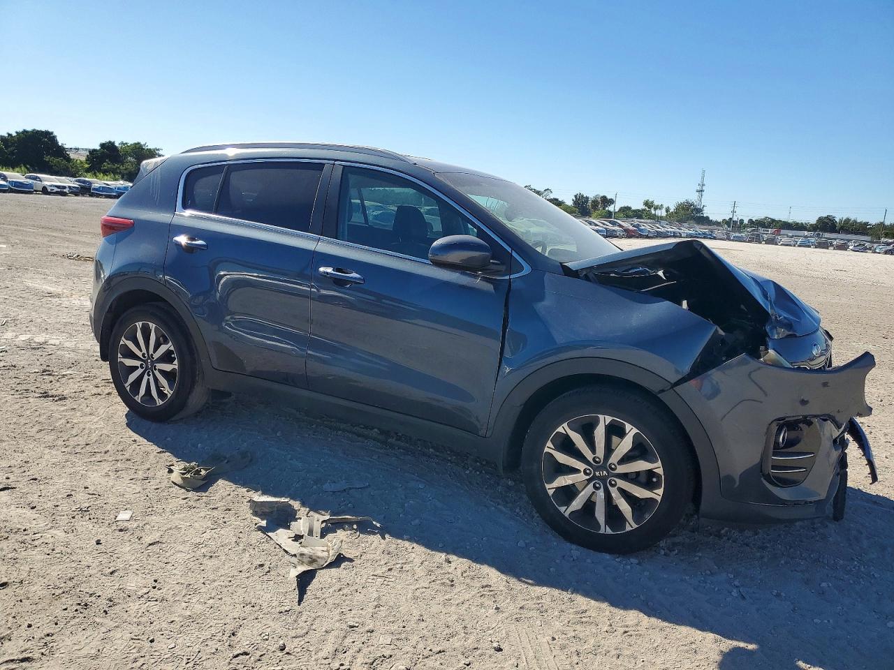2017 KIA SPORTAGE EX photo 4