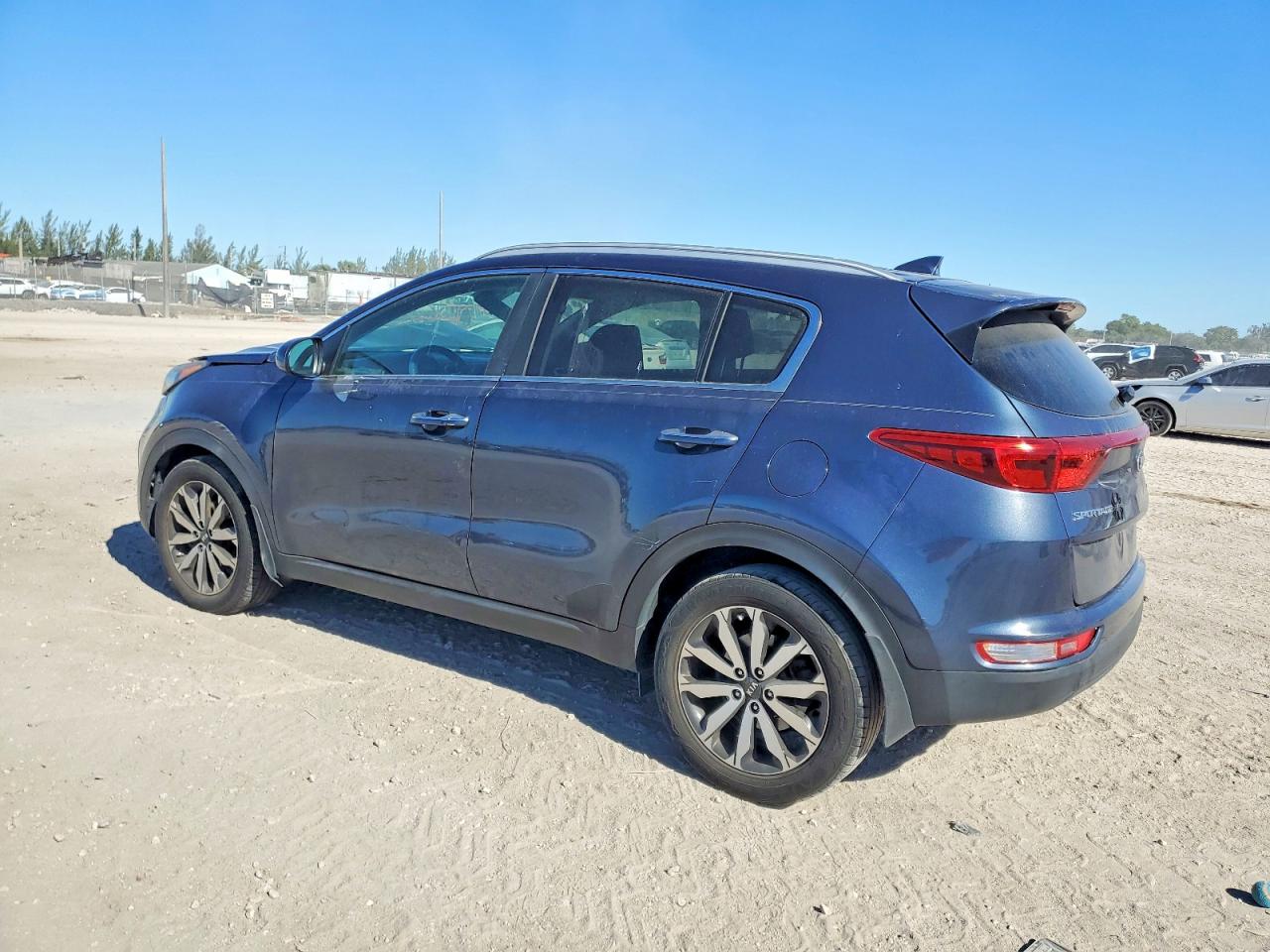 2017 KIA SPORTAGE EX photo 2