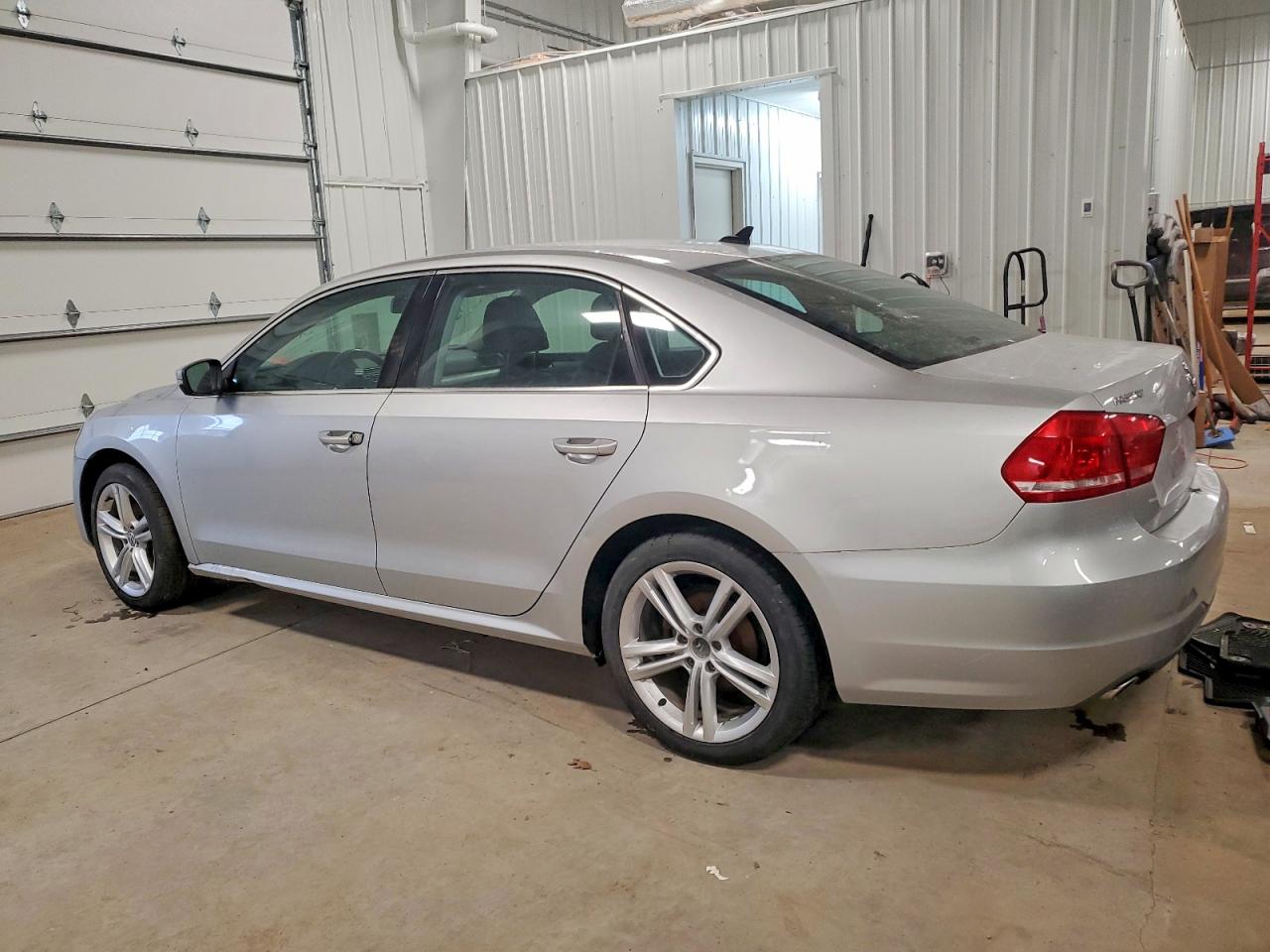 2014 VOLKSWAGEN PASSAT SE photo 2