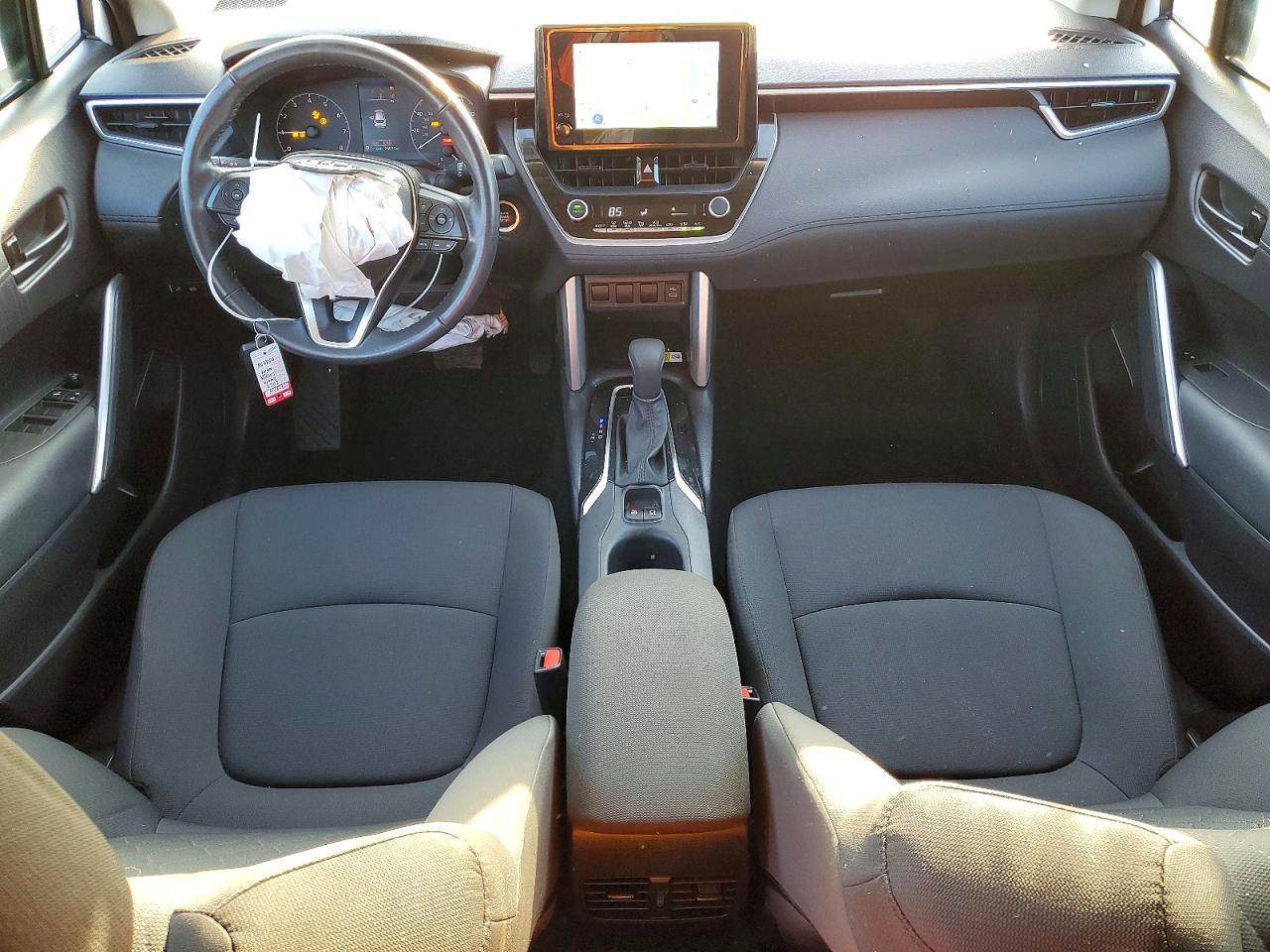 2023 TOYOTA COROLLA CROSS LE photo 15