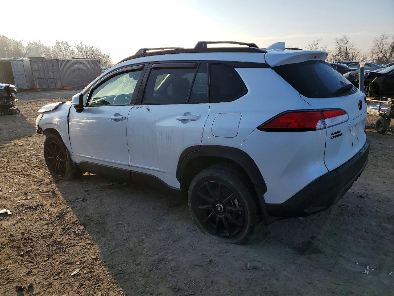 2023 TOYOTA COROLLA CROSS LE photo 3
