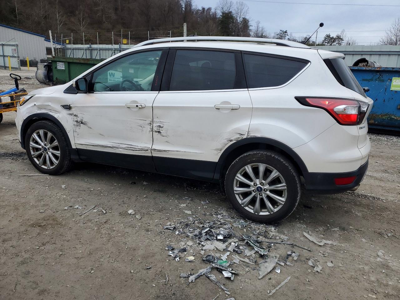 2018 FORD ESCAPE TITANIUM photo 2