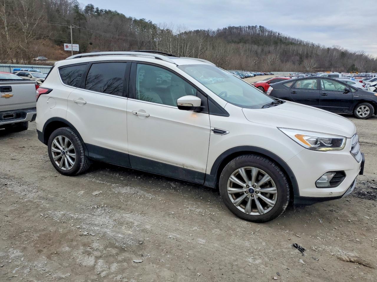 2018 FORD ESCAPE TITANIUM photo 4