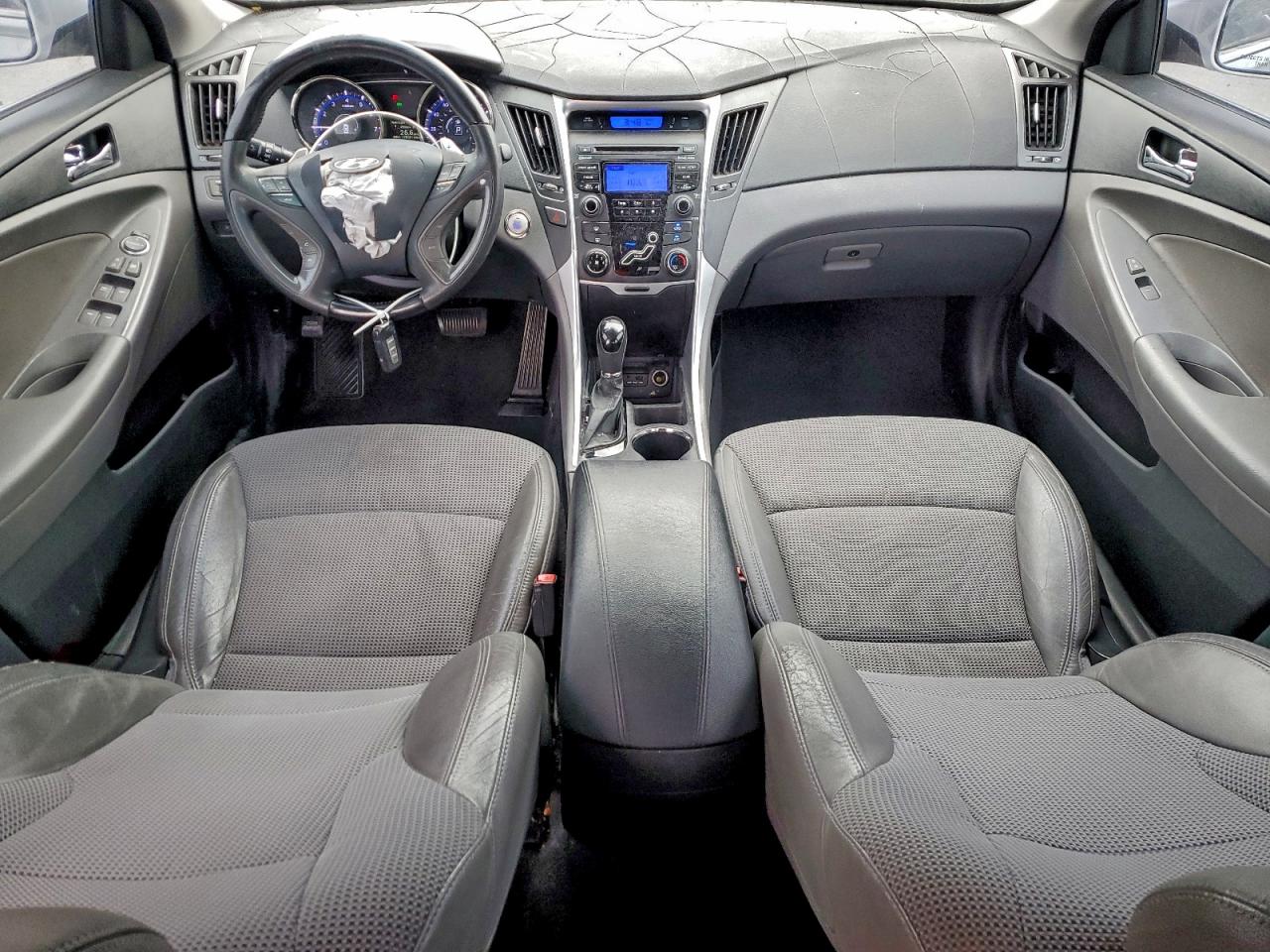 2013 HYUNDAI SONATA SE photo 8