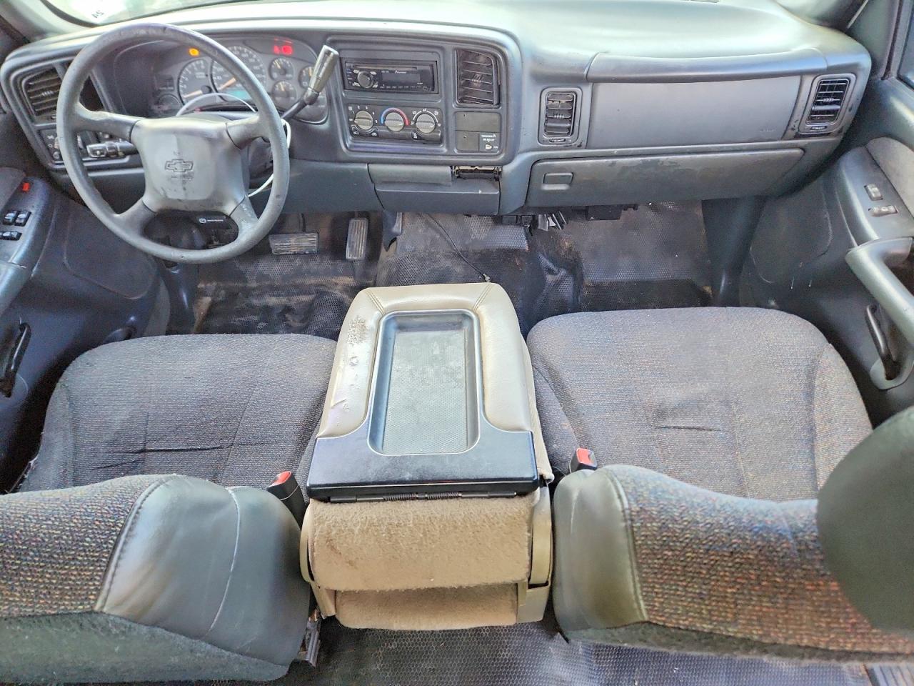 2002 CHEVROLET SILVERADO C1500 photo 8