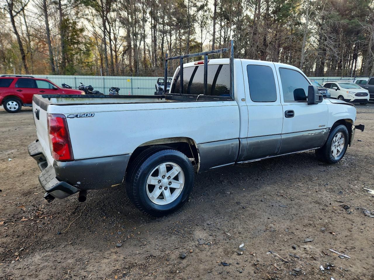 2002 CHEVROLET SILVERADO C1500 photo 3