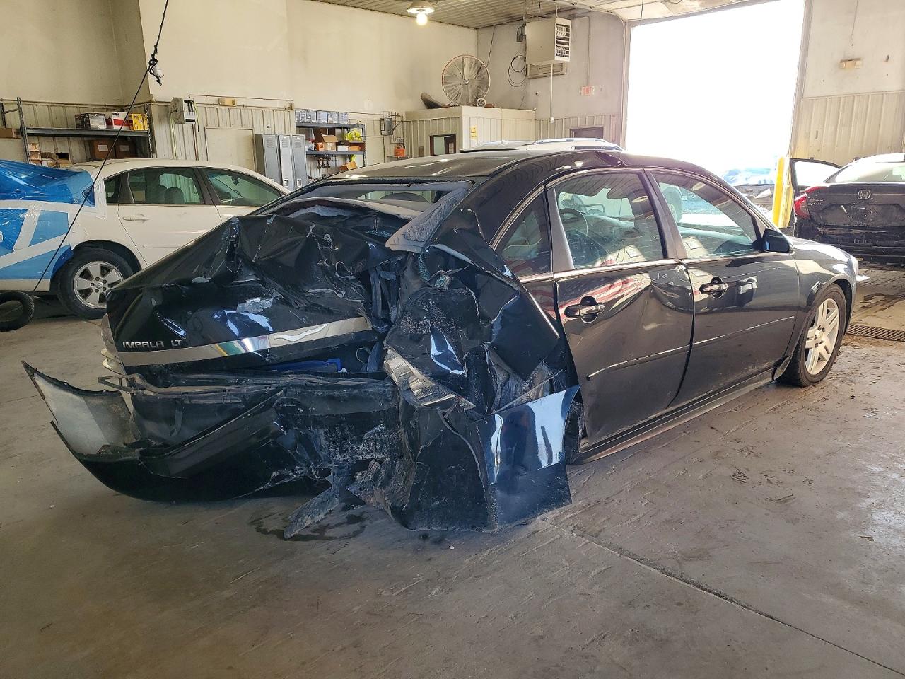 2011 CHEVROLET IMPALA LT photo 3