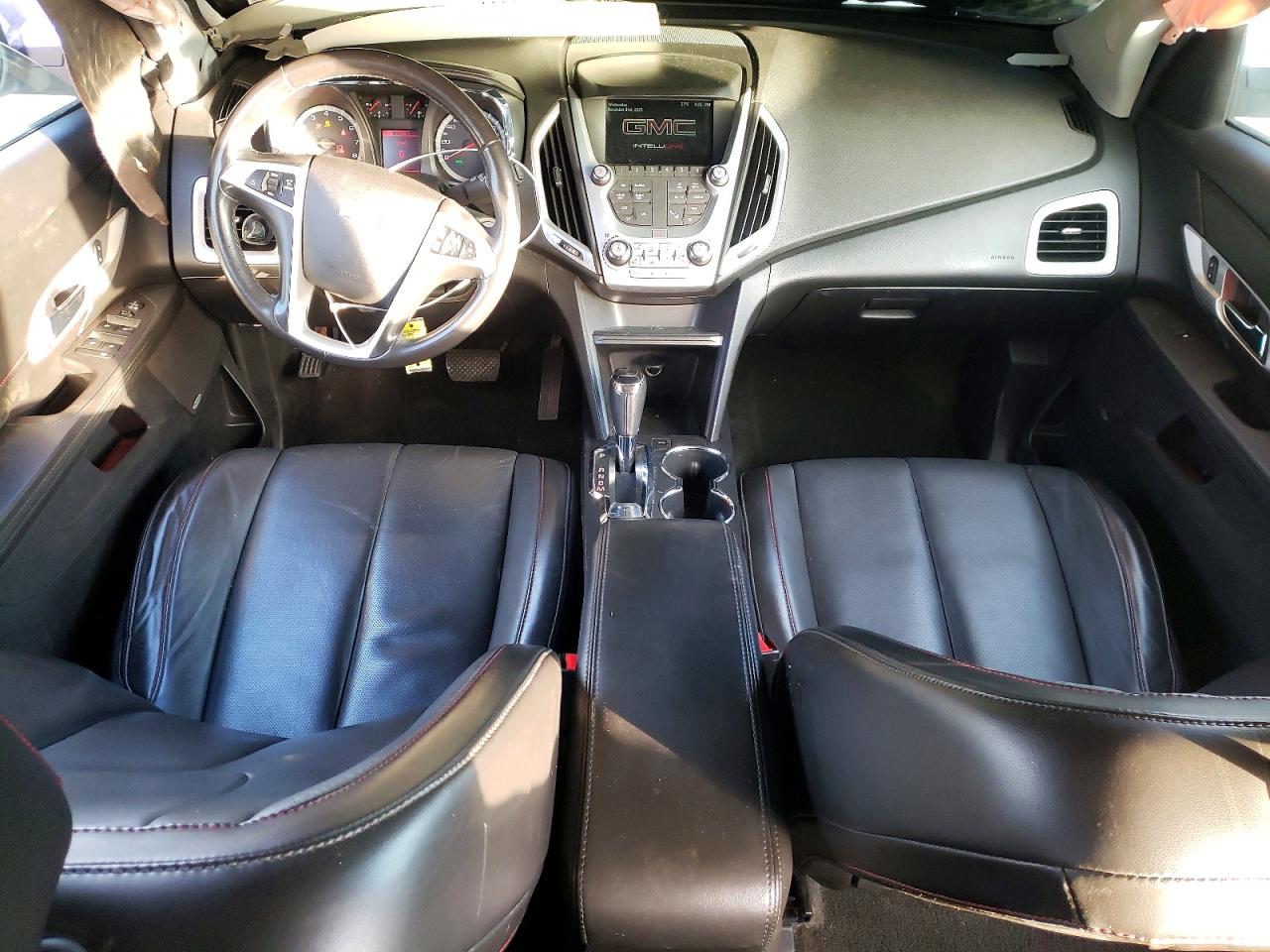 2017 GMC TERRAIN SLT photo 8