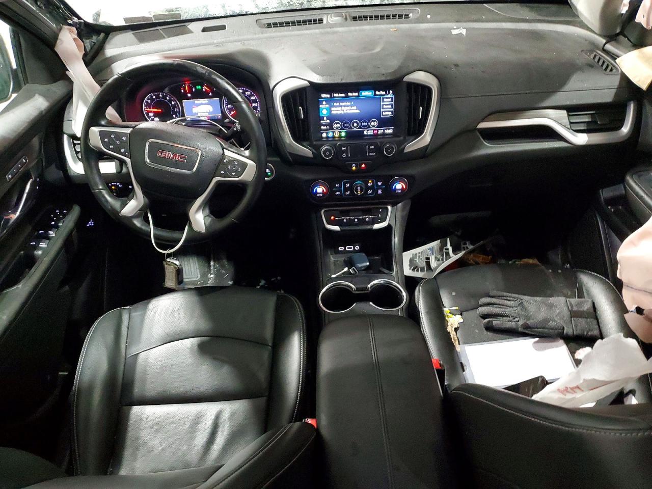 2024 GMC TERRAIN SLT photo 8