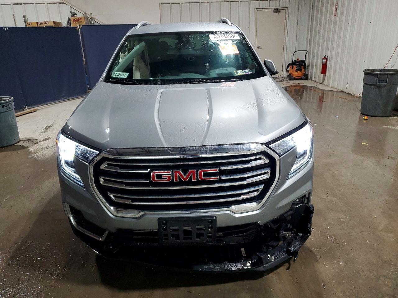 2024 GMC TERRAIN SLT photo 5