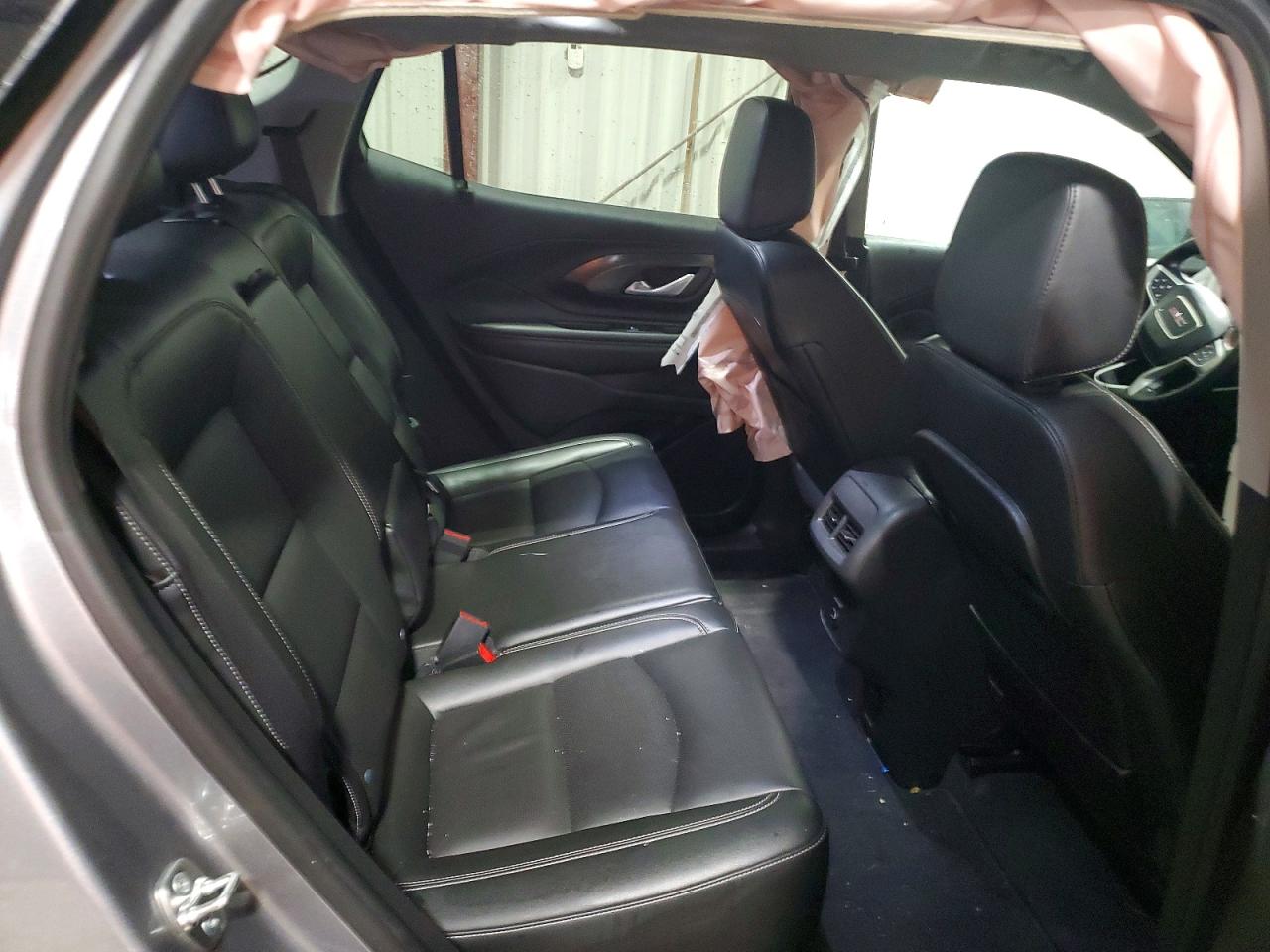 2024 GMC TERRAIN SLT photo 11