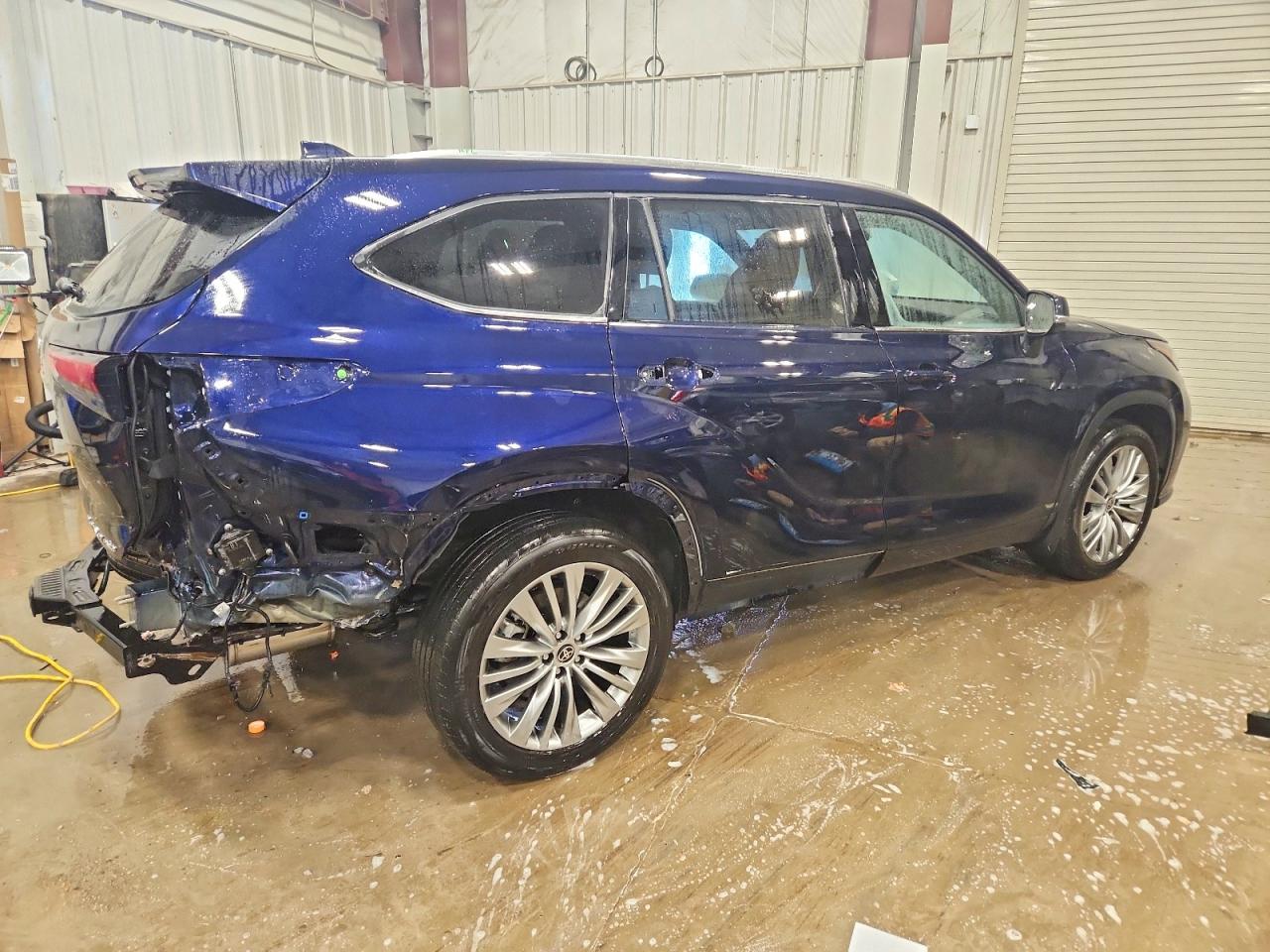 2022 TOYOTA HIGHLANDER PLATINUM photo 3