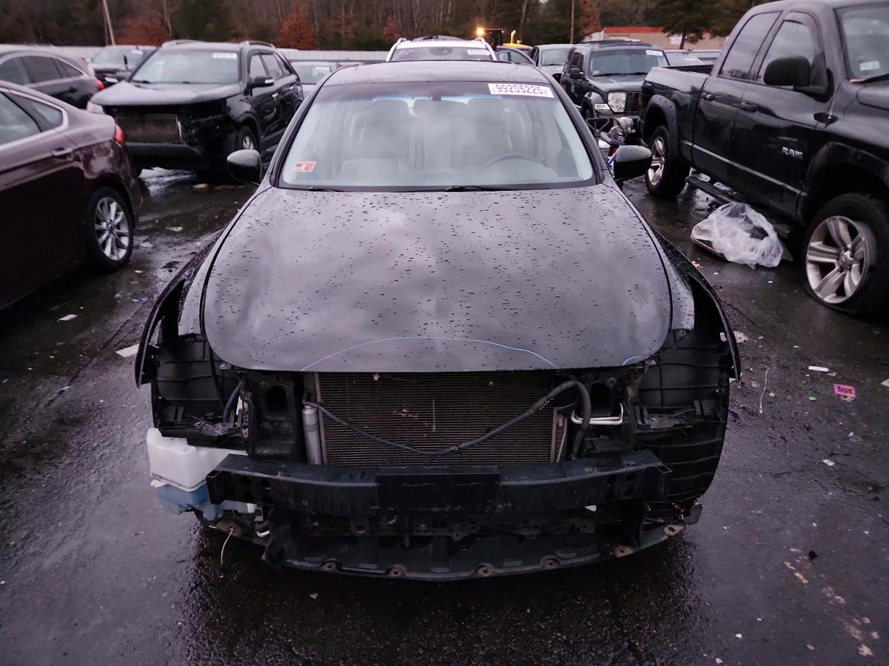 2010 INFINITI G37 photo 5