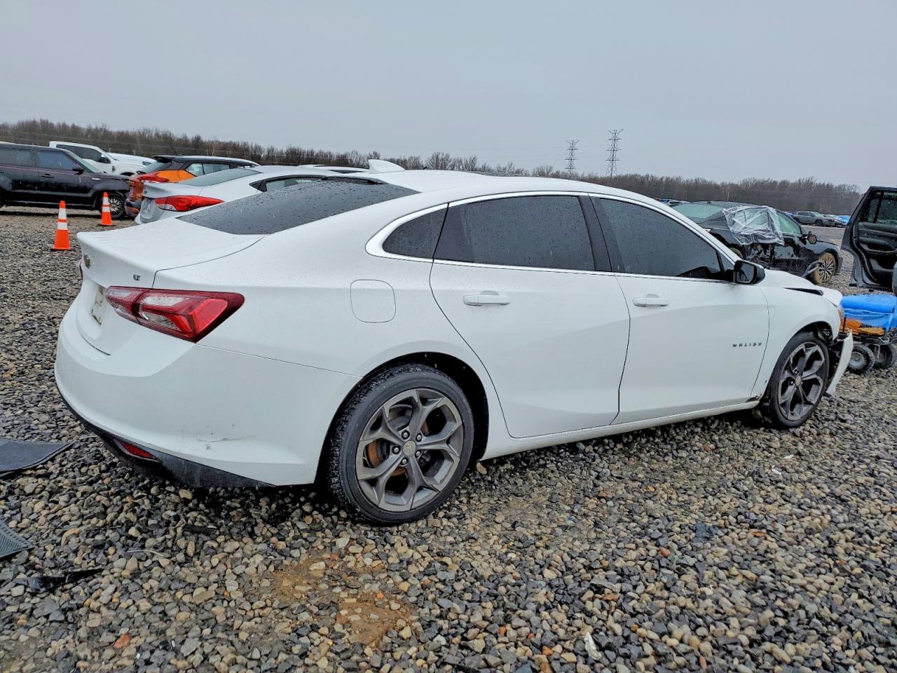 2021 CHEVROLET MALIBU LT photo 3