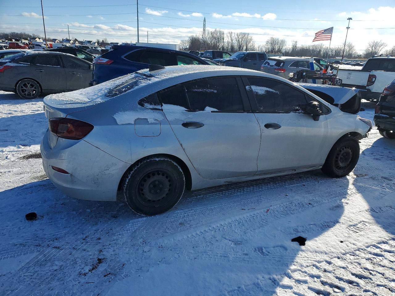 2017 CHEVROLET CRUZE LS photo 3