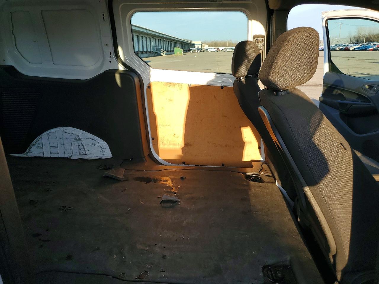 2015 FORD TRANSIT CONNECT XL photo 31