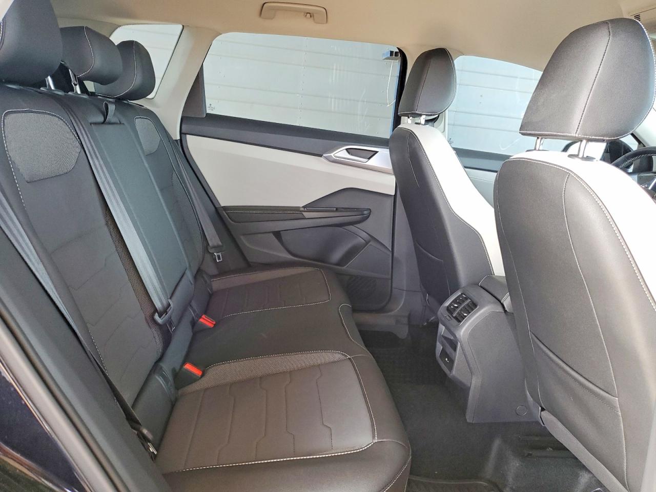 2025 VOLKSWAGEN TAOS SE photo 10