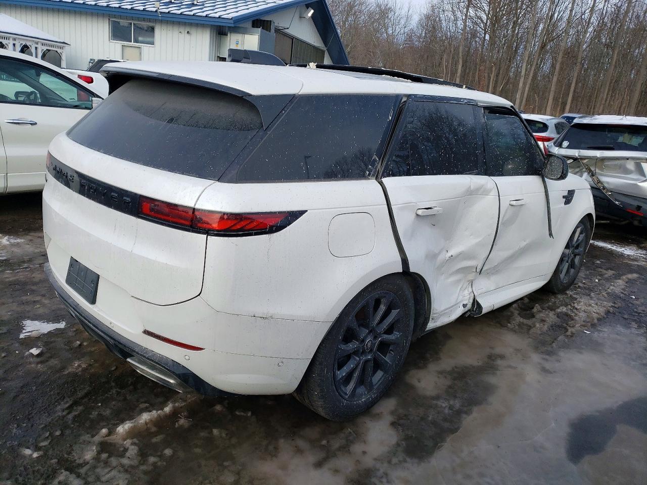 2024 LAND ROVER RANGE ROVER SPORT DYNAMIC SE photo 3