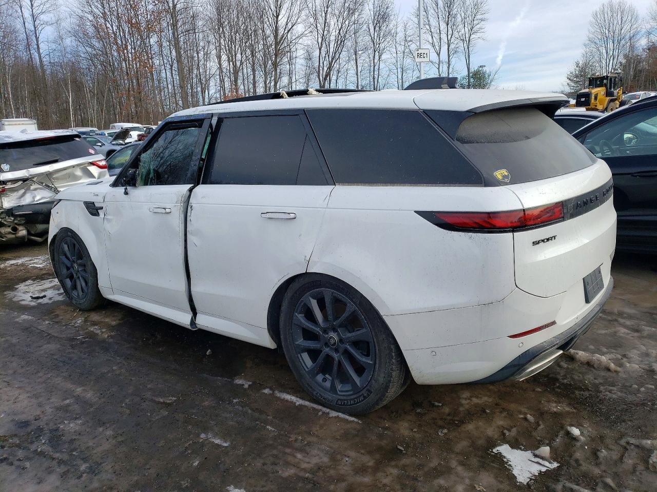2024 LAND ROVER RANGE ROVER SPORT DYNAMIC SE photo 2