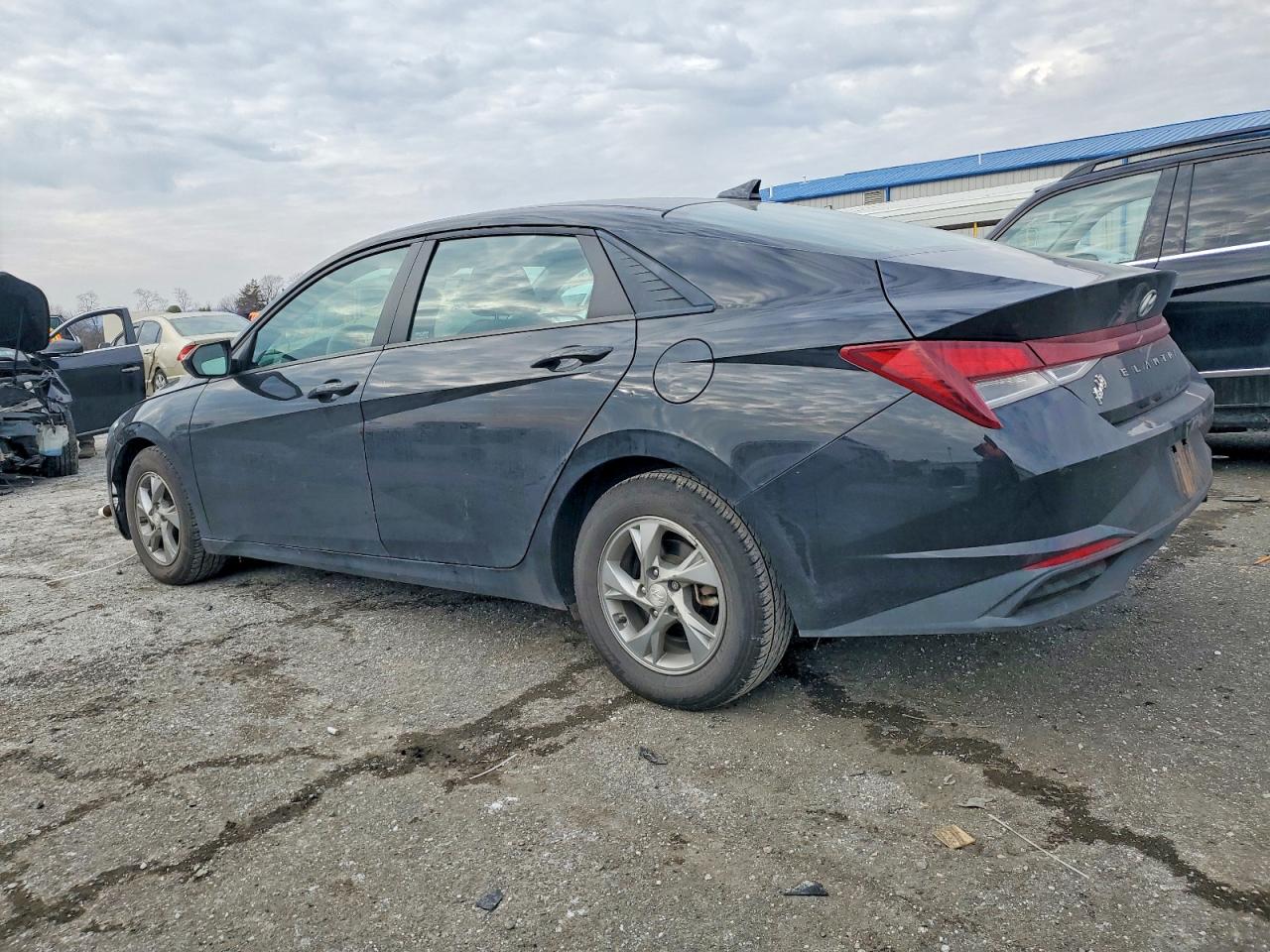 2023 HYUNDAI ELANTRA SE photo 2