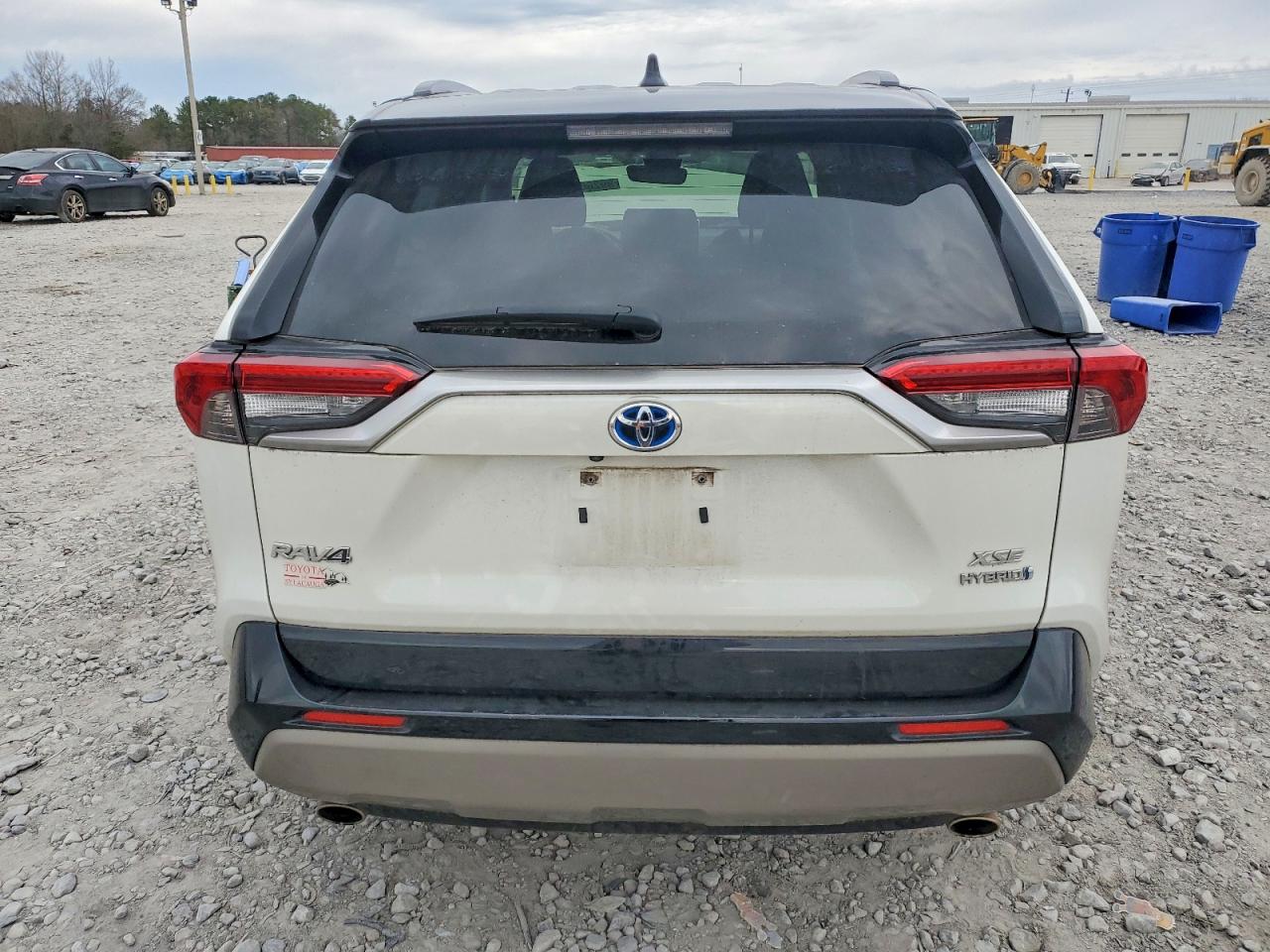 2022 TOYOTA RAV4 XSE photo 6