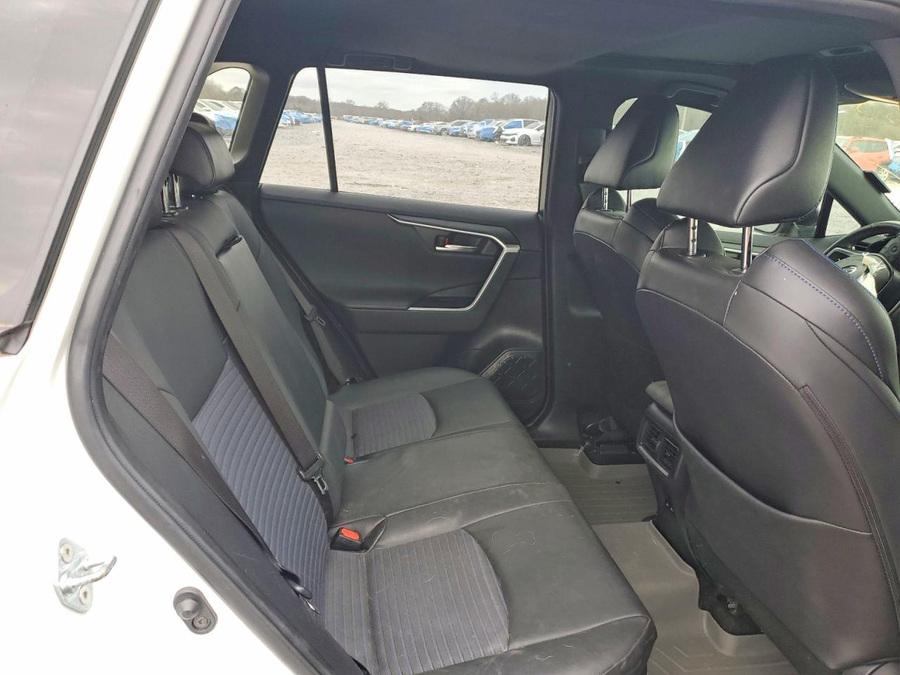 2022 TOYOTA RAV4 XSE photo 10