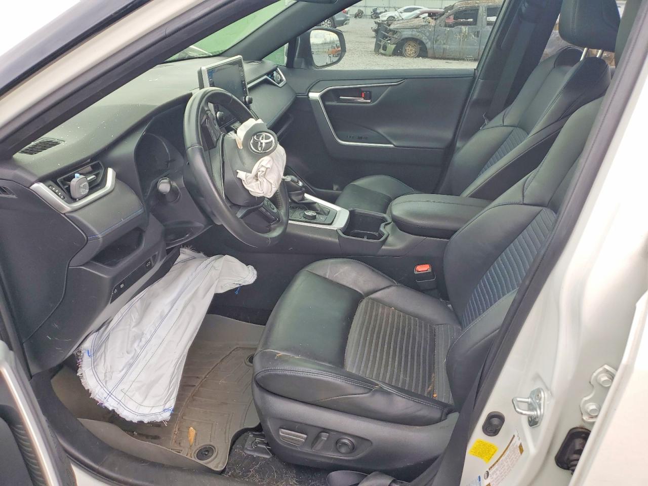 2022 TOYOTA RAV4 XSE photo 7