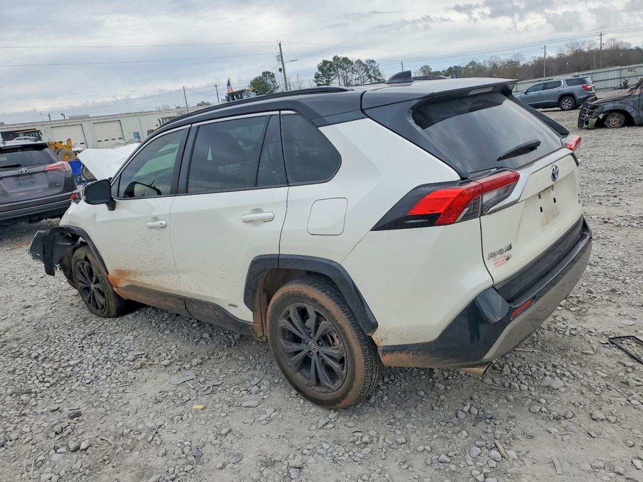 2022 TOYOTA RAV4 XSE photo 2