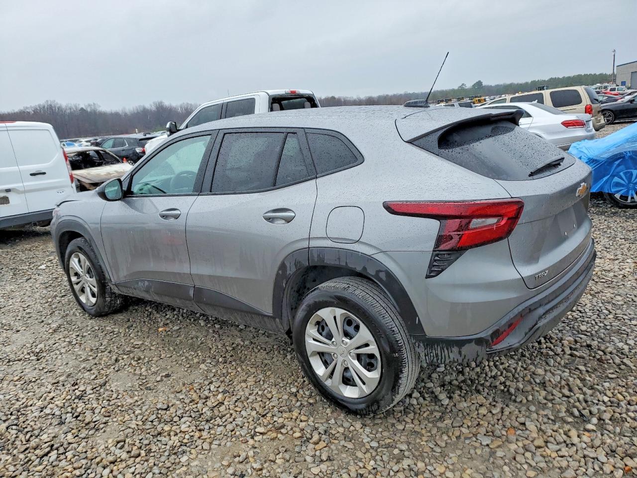 2025 CHEVROLET TRAX LS photo 3