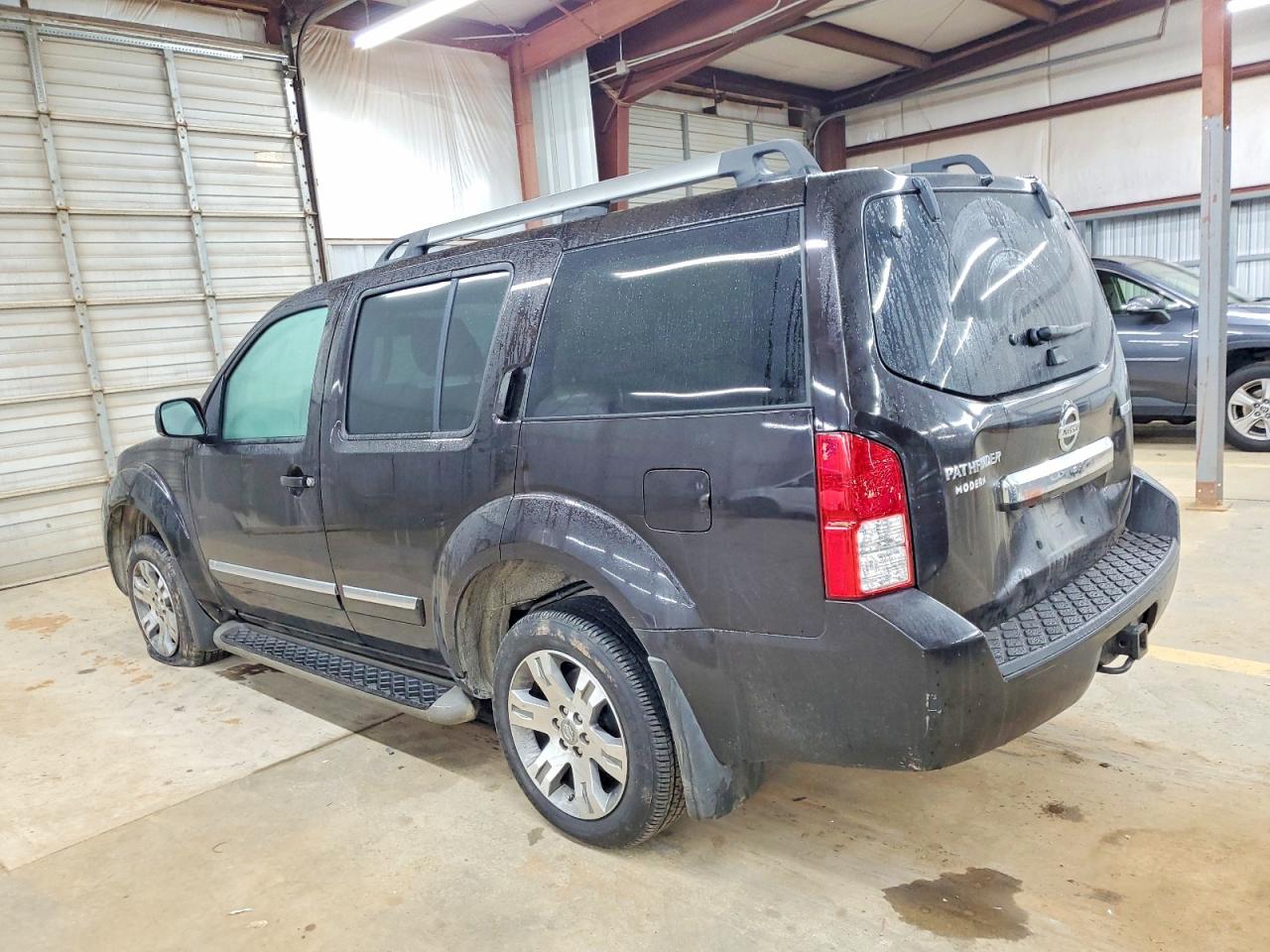 2012 NISSAN PATHFINDER S photo 2