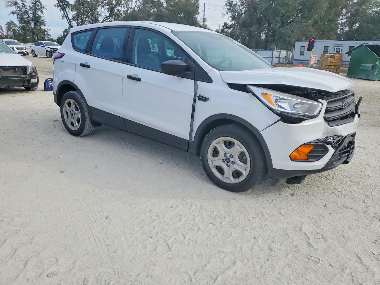 2017 FORD ESCAPE S photo 4