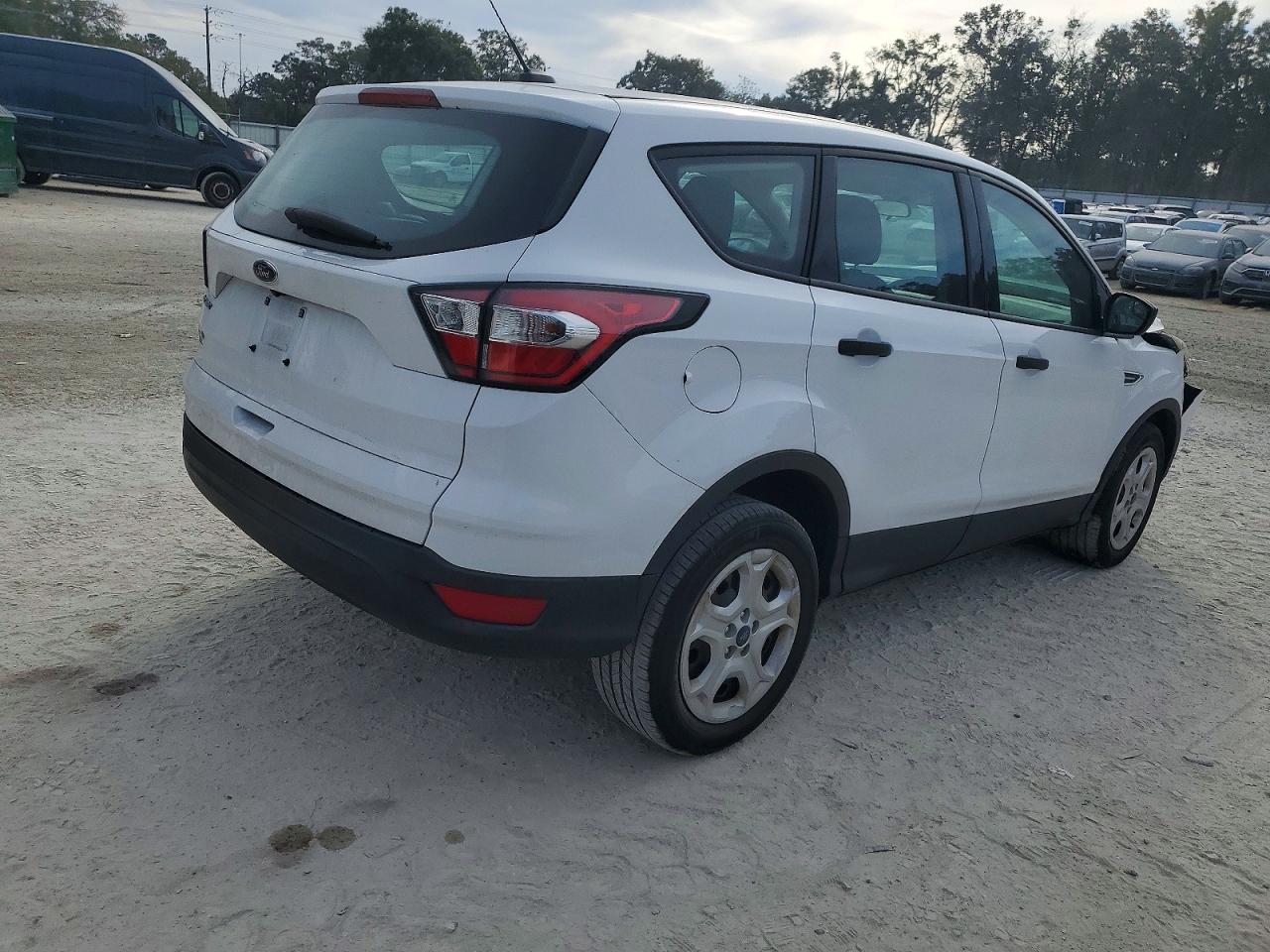 2017 FORD ESCAPE S photo 3