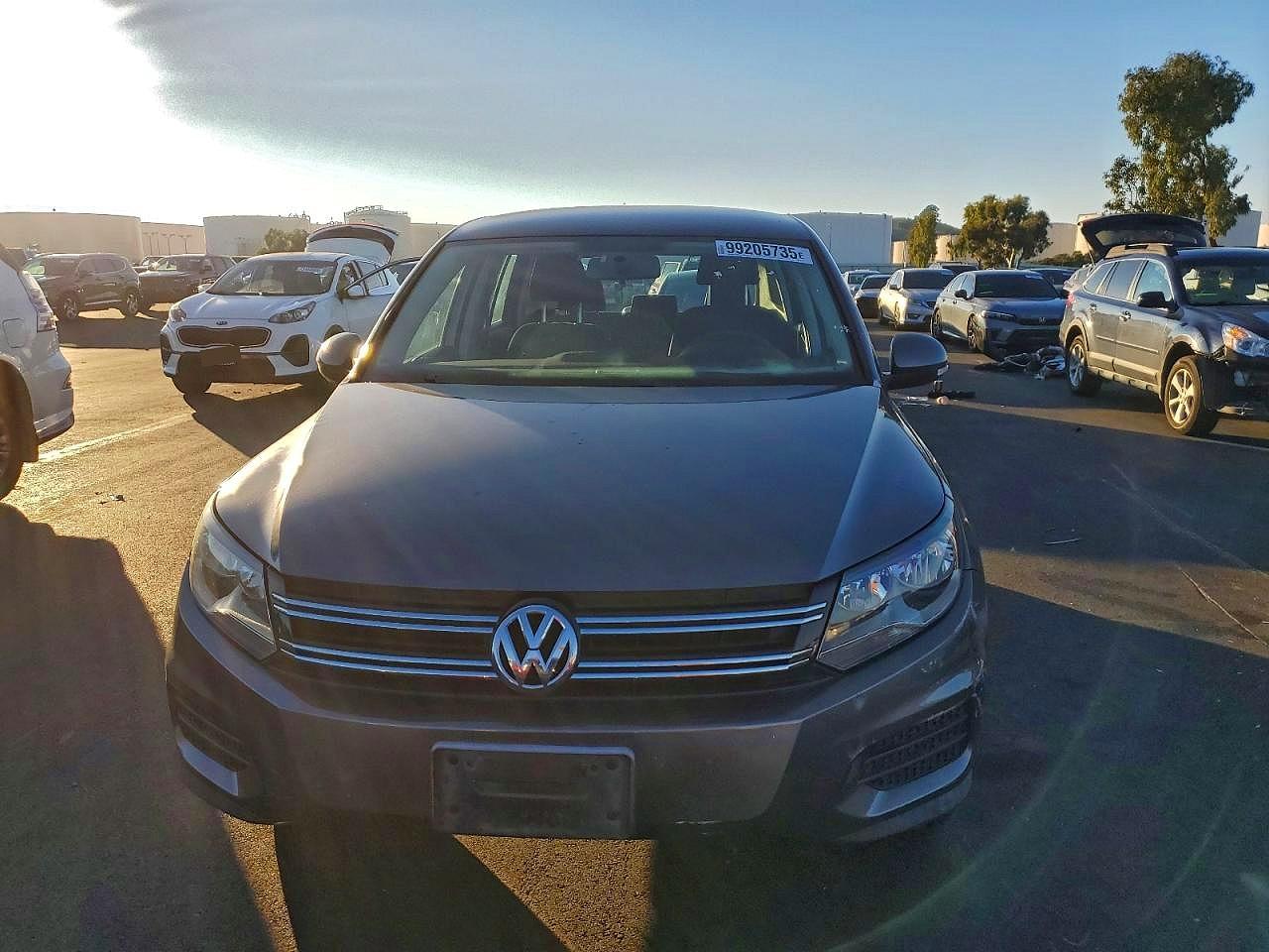 2012 VOLKSWAGEN TIGUAN S photo 5
