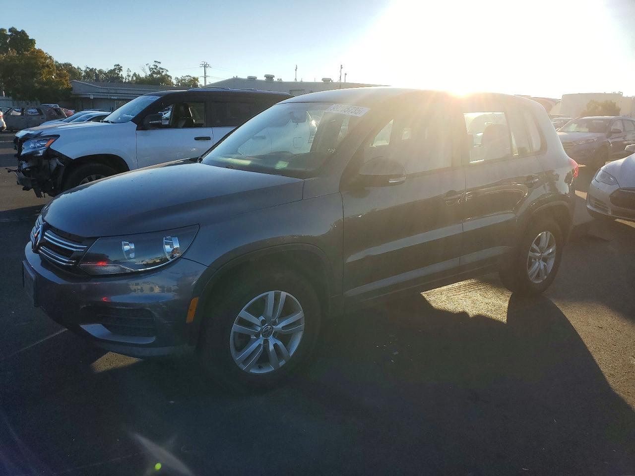 2012 VOLKSWAGEN TIGUAN