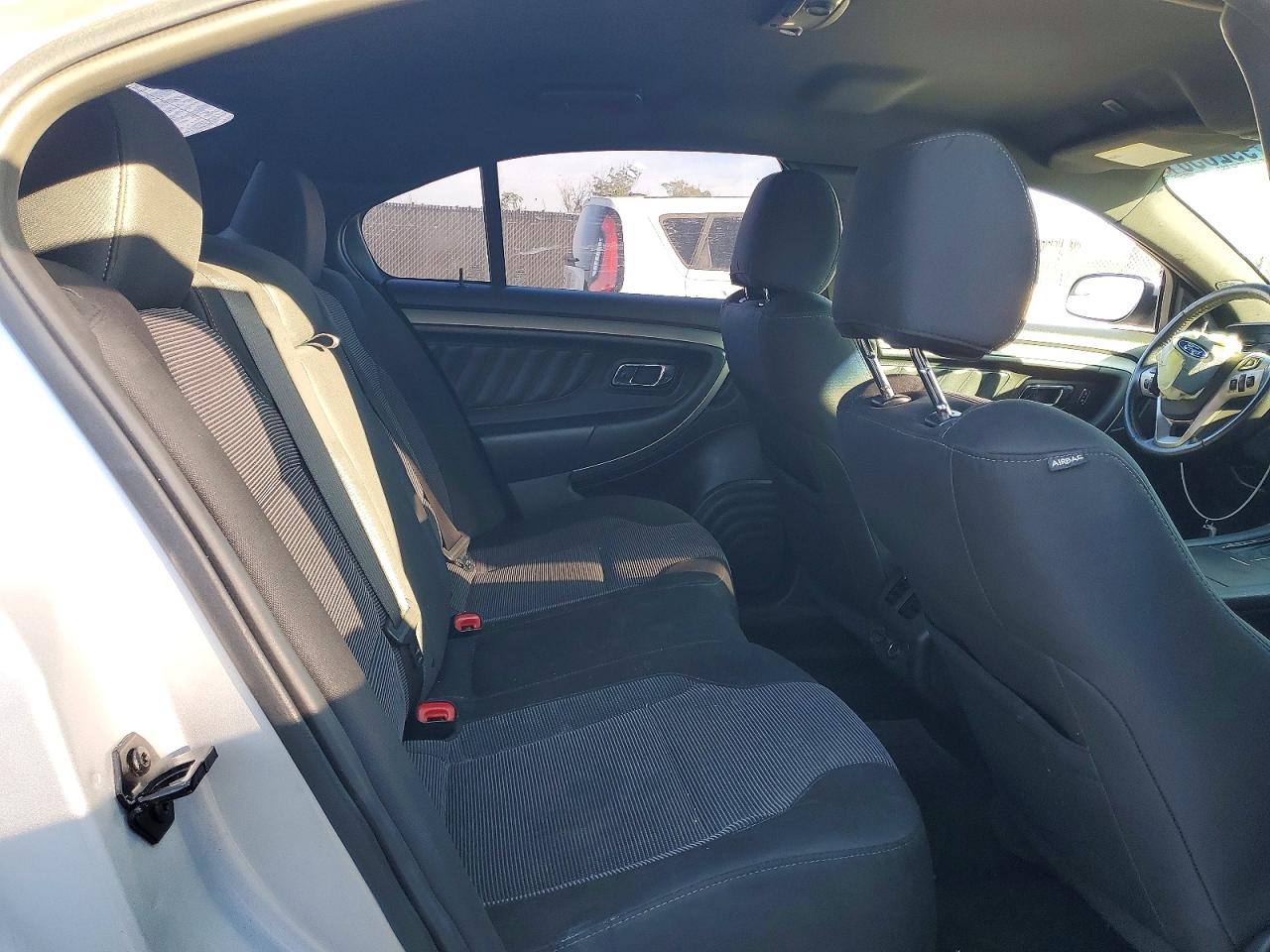 2015 FORD TAURUS SEL photo 10