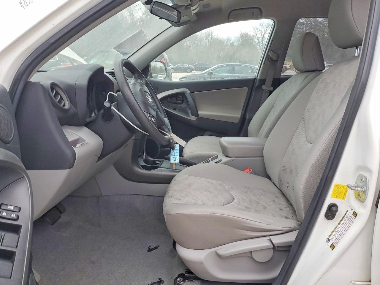 2012 TOYOTA RAV4 photo 7