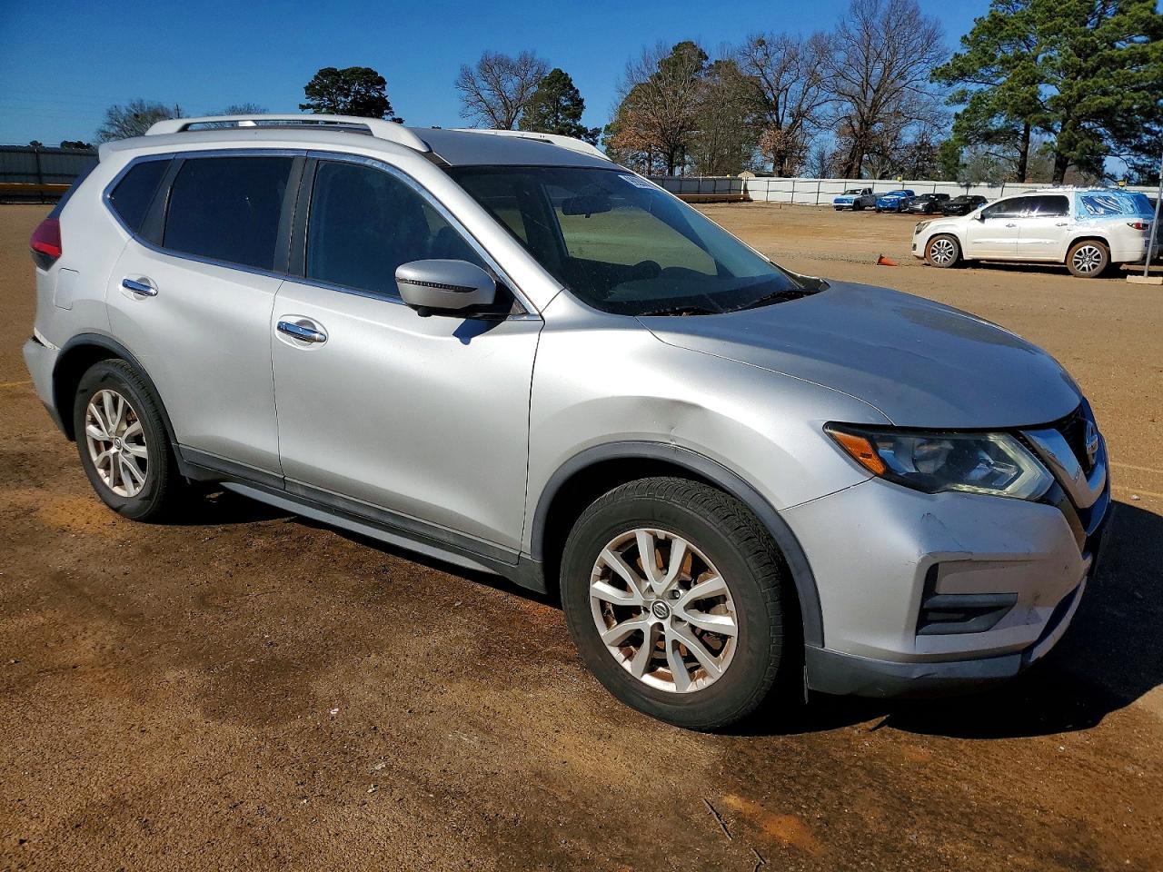 2017 NISSAN ROGUE SV photo 4