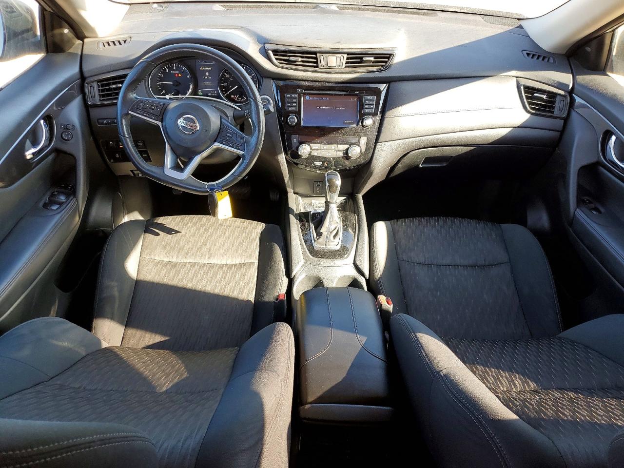 2017 NISSAN ROGUE SV photo 8