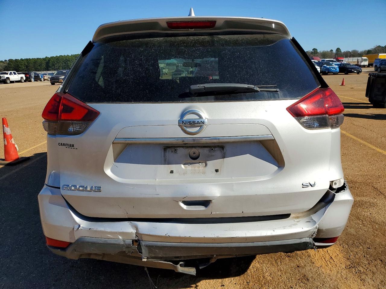 2017 NISSAN ROGUE SV photo 6