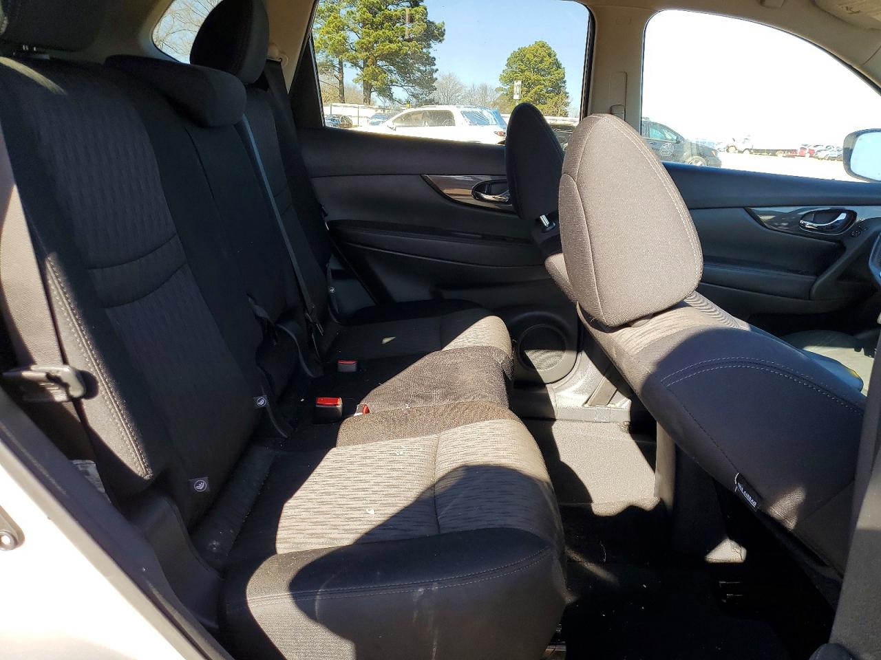 2017 NISSAN ROGUE SV photo 11