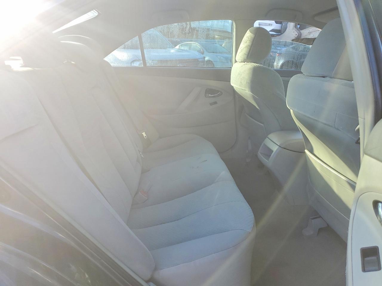 2009 TOYOTA CAMRY BASE photo 10