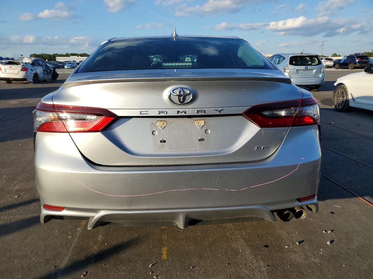 2022 TOYOTA CAMRY SE photo 6