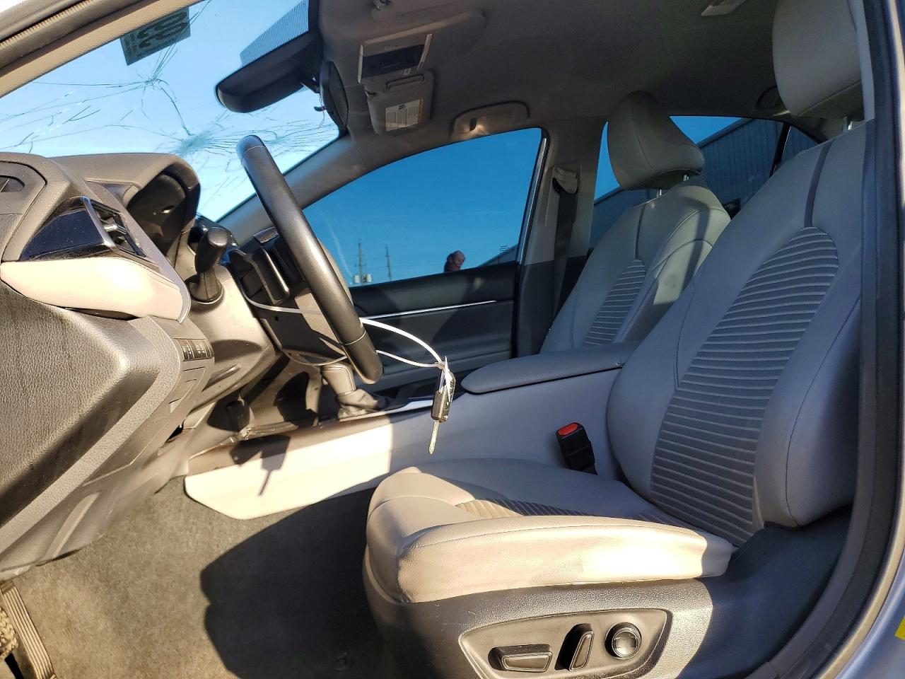 2022 TOYOTA CAMRY SE photo 7