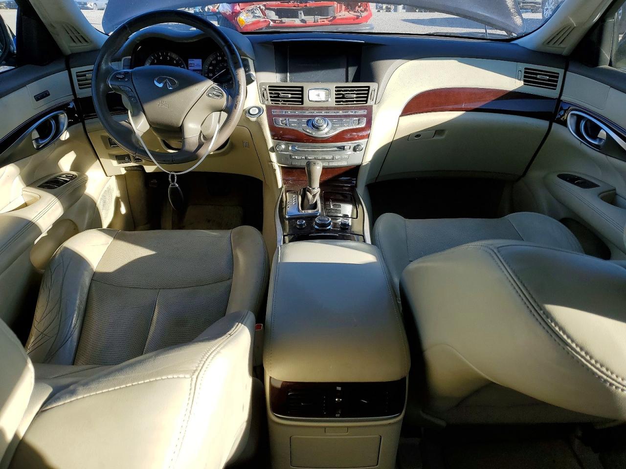 2015 INFINITI Q70L 3.7 photo 22