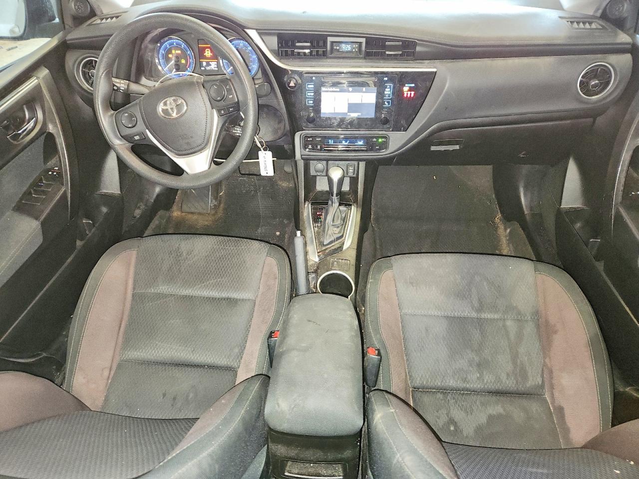 2018 TOYOTA COROLLA L photo 8